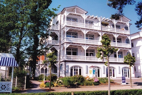 Villa Strandburg an der Binzer Strandpromenade