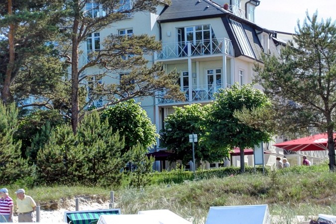 Strandabgang vor der ''Villa Helene''