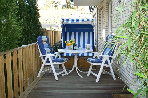 App. 1 - Terrasse mit Strandkorb