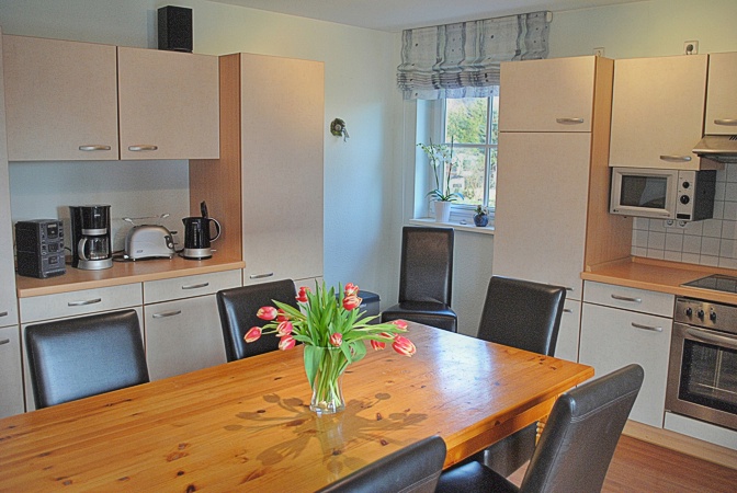 Ferienwohnung 4 - Einbauküche und Essecke