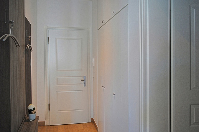 Villa Poseidon App. 21 - Garderobe und Schränke im Flur