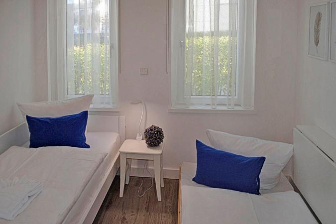 Villa Poseidon, Appartement 5 - 2. Schlafzimmer mit 2 Einzelbetten