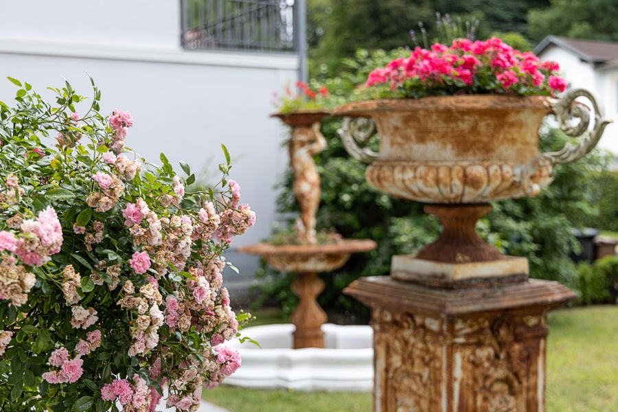 Villa Bella Rosa - im Garten vor dem Haus