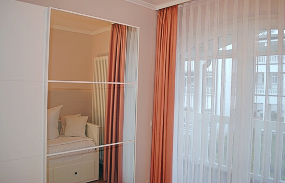 2. Schlafzimmer im Appartement 'Strandgut' in der Villa ''Gudrun'' Binz