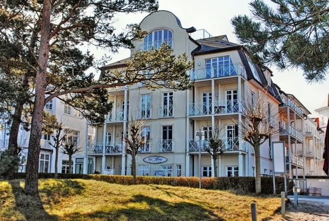 Ansicht der Villa Helene von der Strandpromenade aus