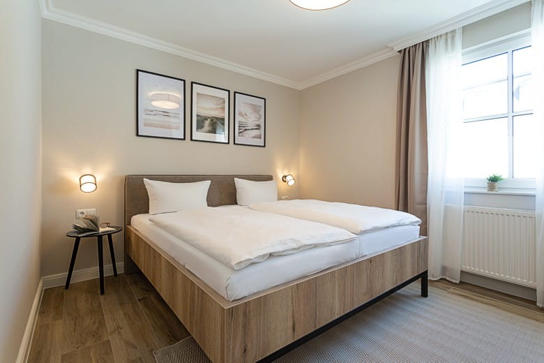 Villa Vesta Appartements EG - Schlafzimmer mit Doppelbett